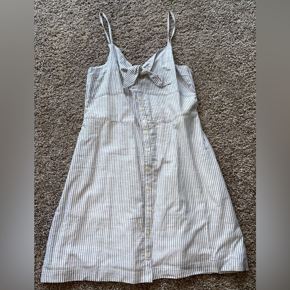Large Francesca’s gray and white striped short summer dress.